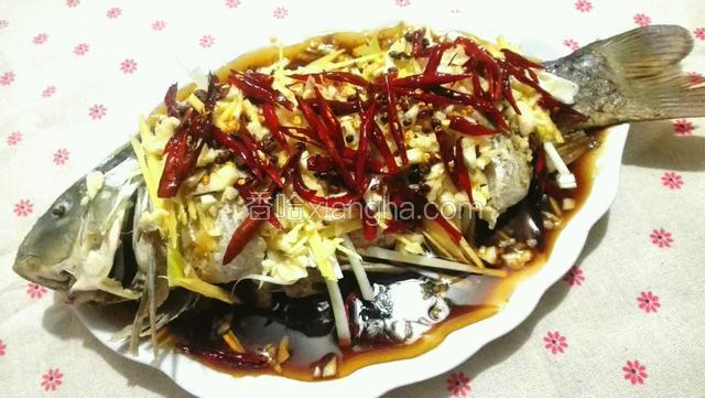 蒜爆鲤鱼