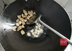 猪油渣炒菠菜的做法图解5