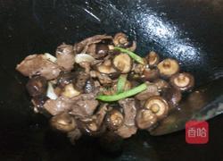 香菇炒肉的做法图解3