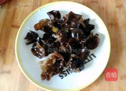 荷兰豆炒木耳的做法图解2