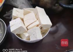 鲤鱼子焖豆腐的做法图解2
