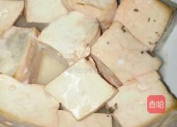 家乡菜小葱拌臭豆腐的做法图解3