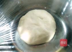牛角豆沙餐包的做法图解2