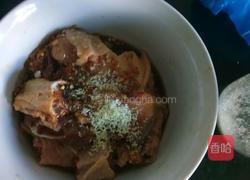 鸡肉针菇青辣椒面的做法图解1