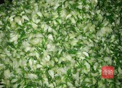 洋槐花饺子的做法图解2