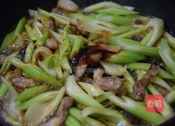 芹菜炒肉的做法图解5