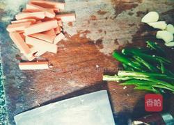火腿炒鸡蛋的做法图解2