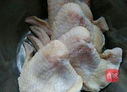 香辣鸡翅的做法图解1