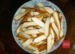 香干炒芹菜的做法图解1