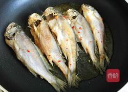煎黄花鱼的做法图解8