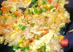 蟹肉棒蛋炒饭的做法图解8