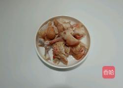 黄豆焖鸡锤的做法图解2