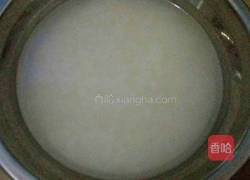 皮蛋瘦肉粥的做法图解1