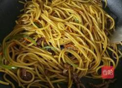 黑胡椒牛柳炒意面的做法图解5