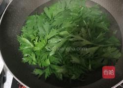凉拌芹菜叶的做法图解2