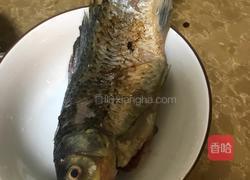 “一汤两吃”鲫鱼汤的做法图解2
