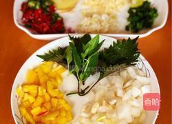 番茄焖大虎虾的做法图解2