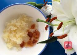 银耳红枣桃胶羹的做法图解4