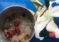 银耳红枣桃胶羹的做法图解5