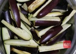 西红柿炒茄子的做法图解1