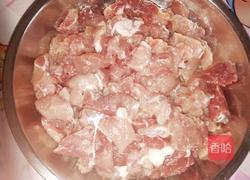 私房新鲜皮蛋瘦肉粥的做法图解1