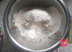牛奶蔓越莓面包的做法图解1