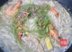 青椒肉丝鲜虾面的做法图解10