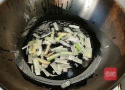 木耳炒鸡胸肉的做法图解4