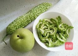 苦瓜梨汁的做法图解1