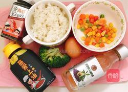 杂蔬鸡蛋酱油炒饭的做法图解1