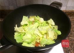 番茄豆芽炒卷心菜的做法图解5