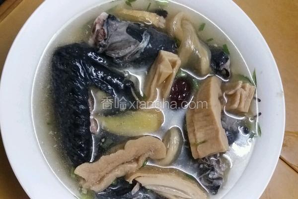 乌鸡火腿花胶汤的做法 菜谱 香哈网 乌鸡火腿花胶汤的做法 菜谱 香哈网