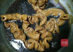 洋葱炒肥肠的做法图解4
