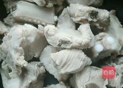 莲藕排骨汤的做法图解1