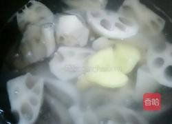 莲藕排骨汤的做法图解3