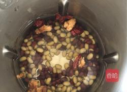 红枣红豆豆浆的做法图解3
