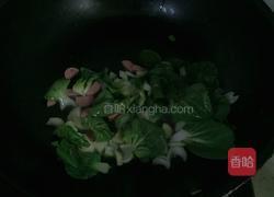 火腿肠炒面的做法图解1