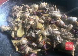 黑山羊肉煮客家黄酒的做法图解4