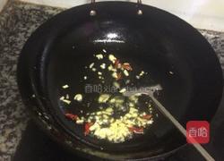 豌豆片炒香肠的做法图解1
