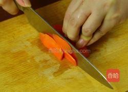 熏三文鱼炒蔬菜的做法图解3
