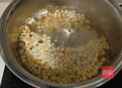 玉米粒汤的做法图解2
