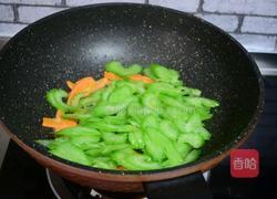 西芹炒木耳的做法图解6