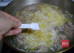 排骨烩酸菜的做法图解7