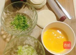 饺子皮鸡蛋灌饼的做法图解1