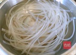 排骨粉条炖蘑菇的做法图解2