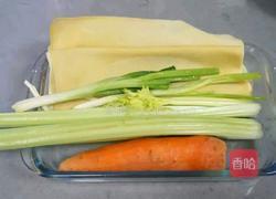 豆腐皮素菜卷的做法图解1