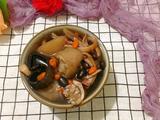 闽南黑豆杜仲鱿鱼炖猪尾巴