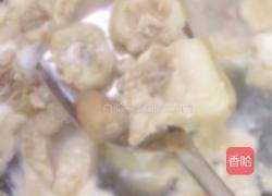 闽南黑豆杜仲鱿鱼炖猪尾巴的做法图解2