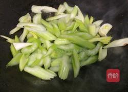 西芹炒猪皮的做法图解3