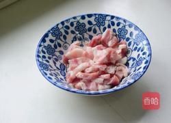 五花肉炒蒜苔的做法图解1